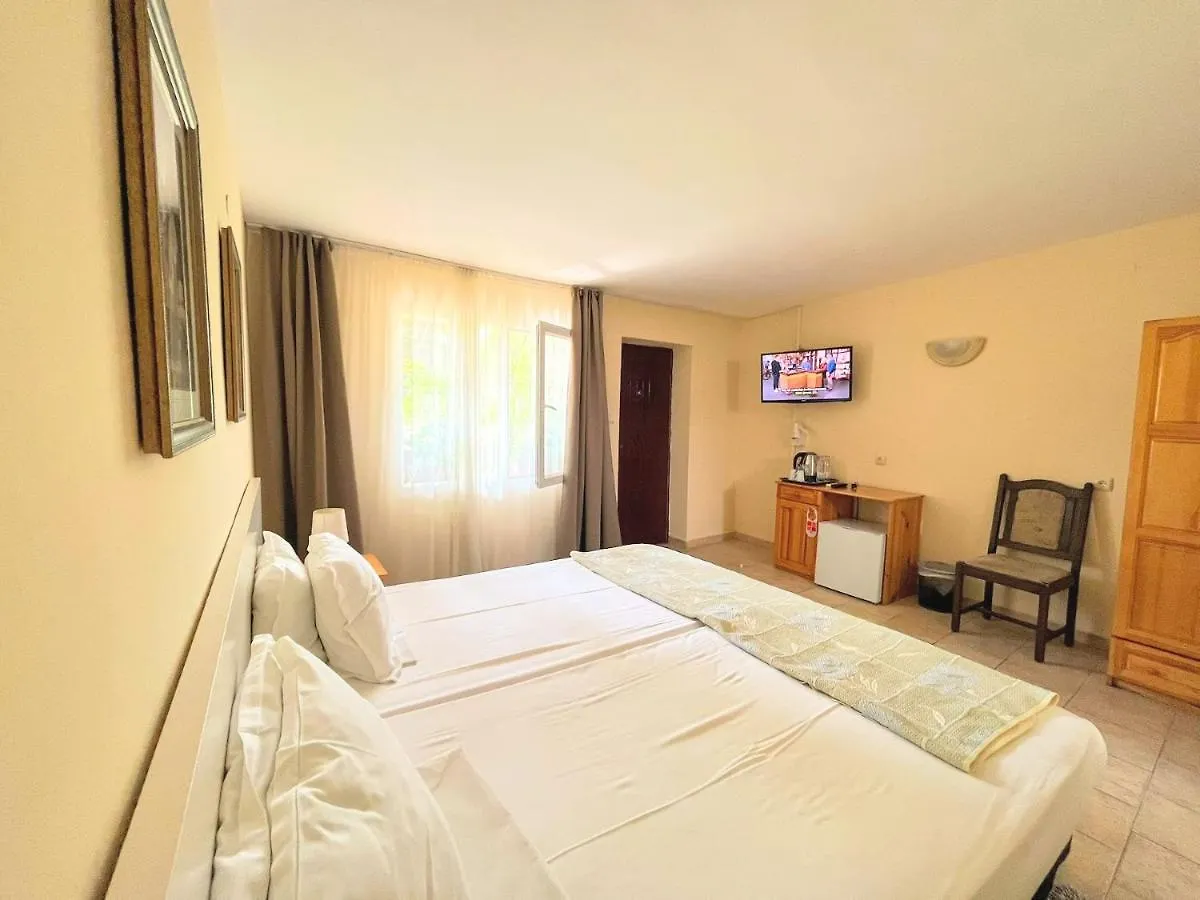 Lotus Family Hotel - Free Parking Slăntjev Brjag